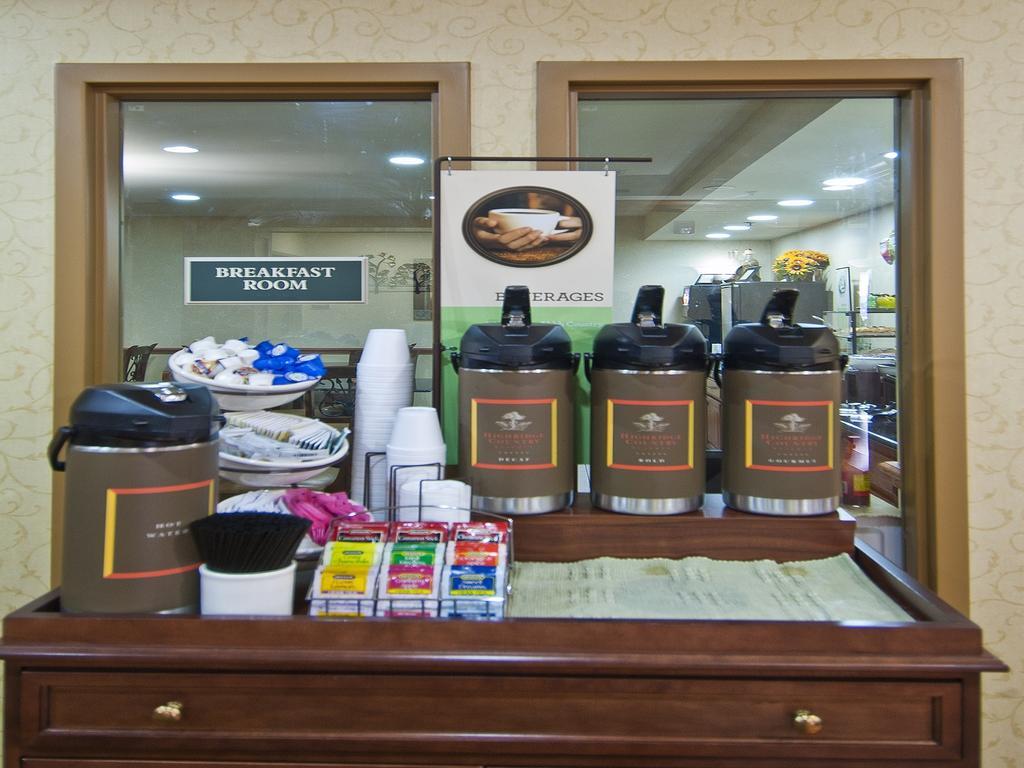 Country Inn & Suites By Radisson, Oklahoma City At Northwest Expressway, Ok Restaurant foto